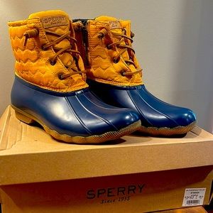 Sperry Saltwater Quilt Yellow Size 9.5 Rain boots